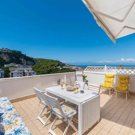 La Terrazza Di Zia Pa' Apartman *
